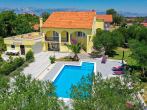 Lovely holiday home in Policnik with private pool
